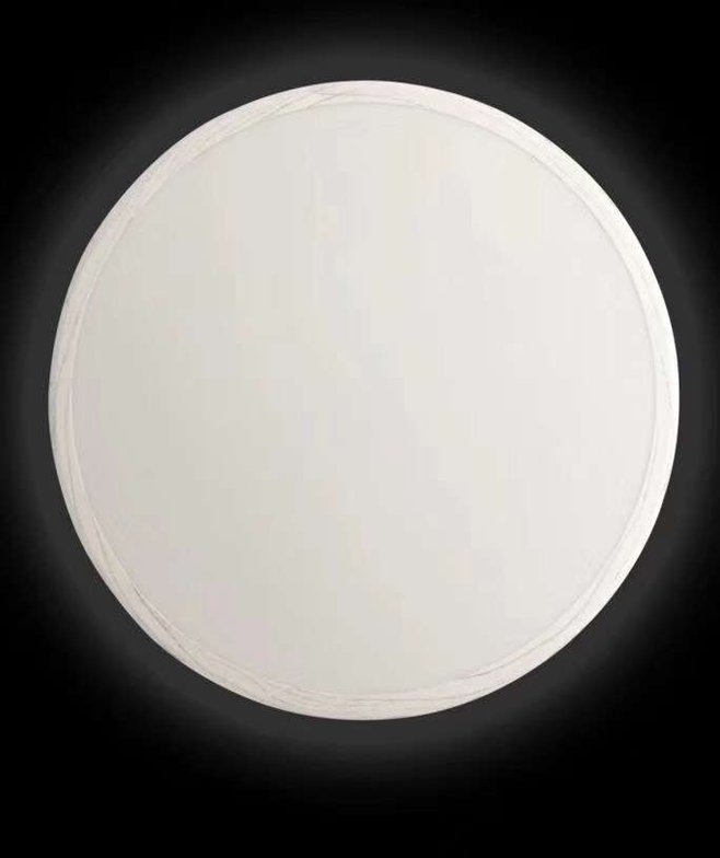 白色邊框吸頂燈